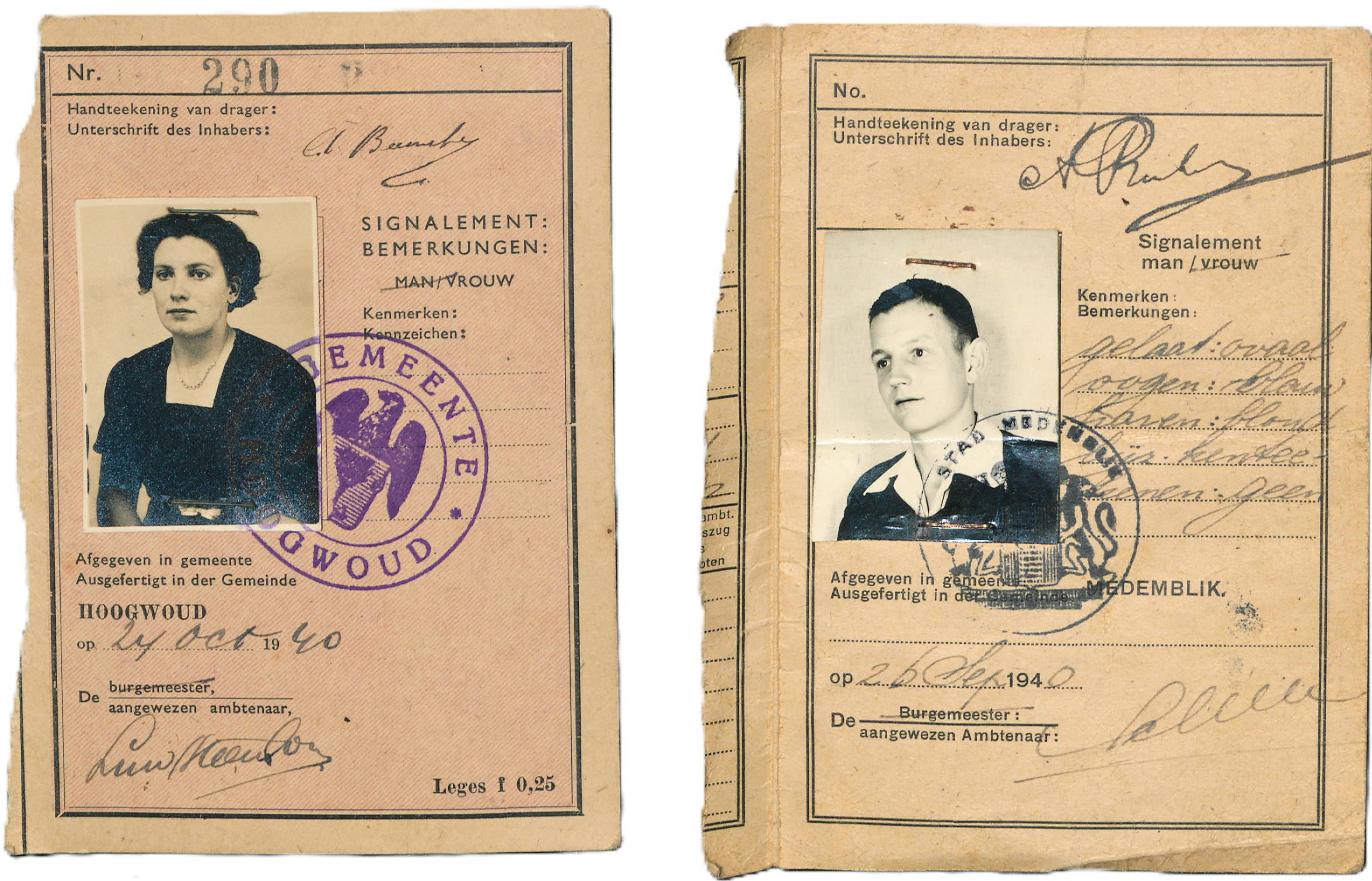 Twee identiteitsbewijzen.