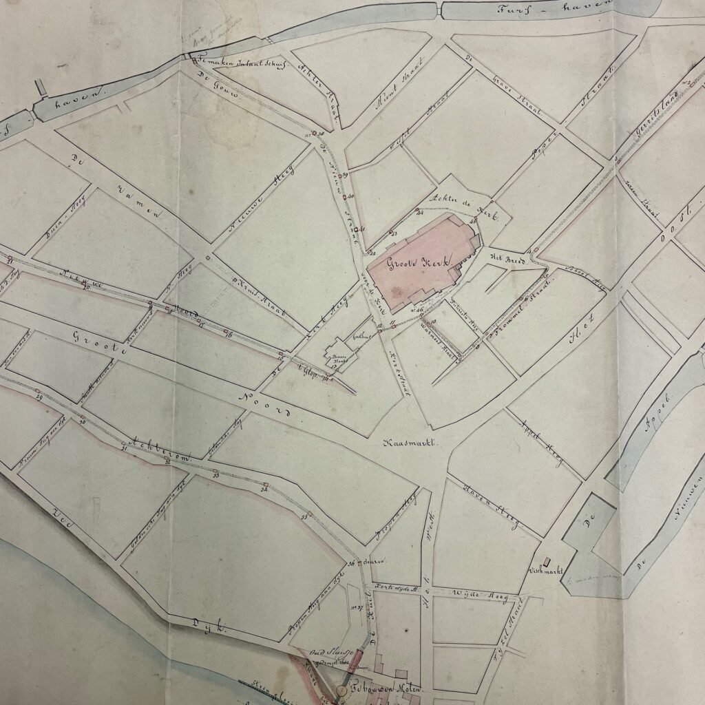 Een fragment van de kaart van het rioolstelsel in de binnenstad van Hoorn.