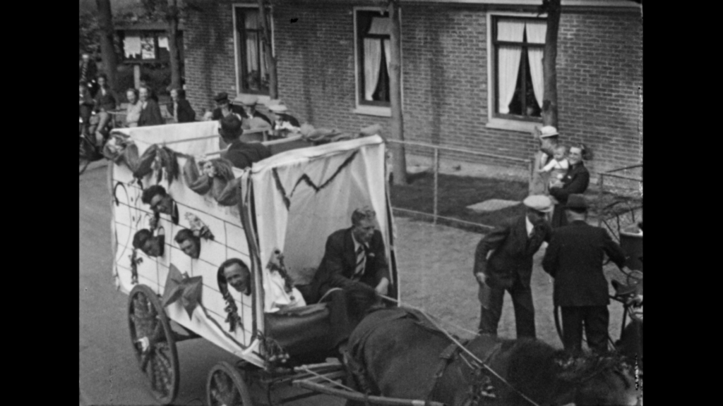 Momentopname uit een film van ornajefeesten in Twisk 1938