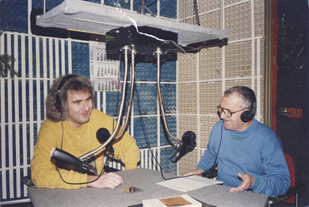 In de studio van Radio Hoorn met Giel van der Zel